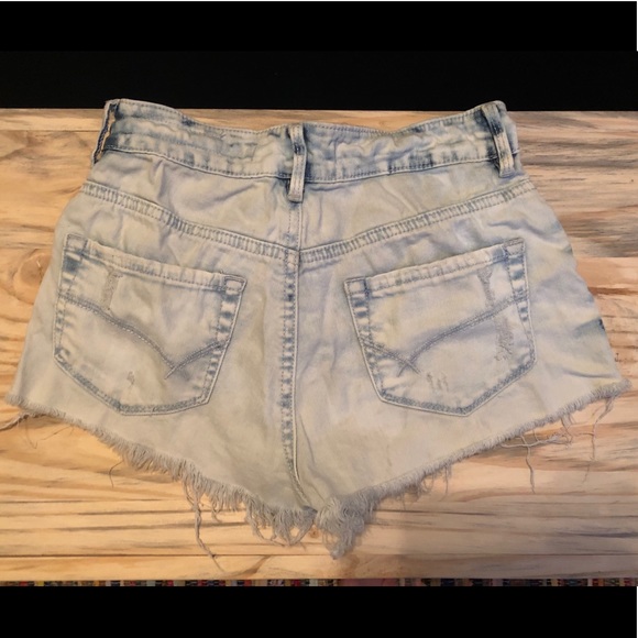 Bullhead High Rise Shorts (Distressed) - Picture 2 of 3